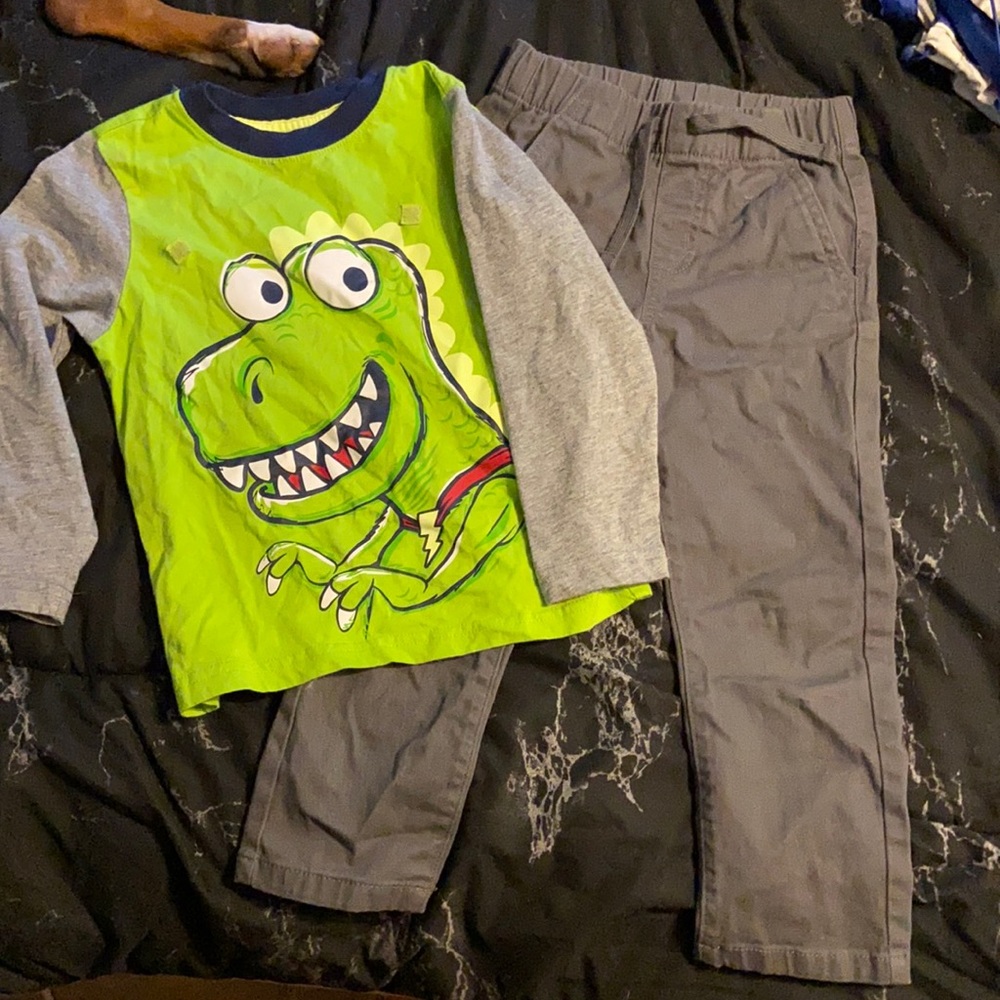 Boy’s Top and Bottoms Sz 4T